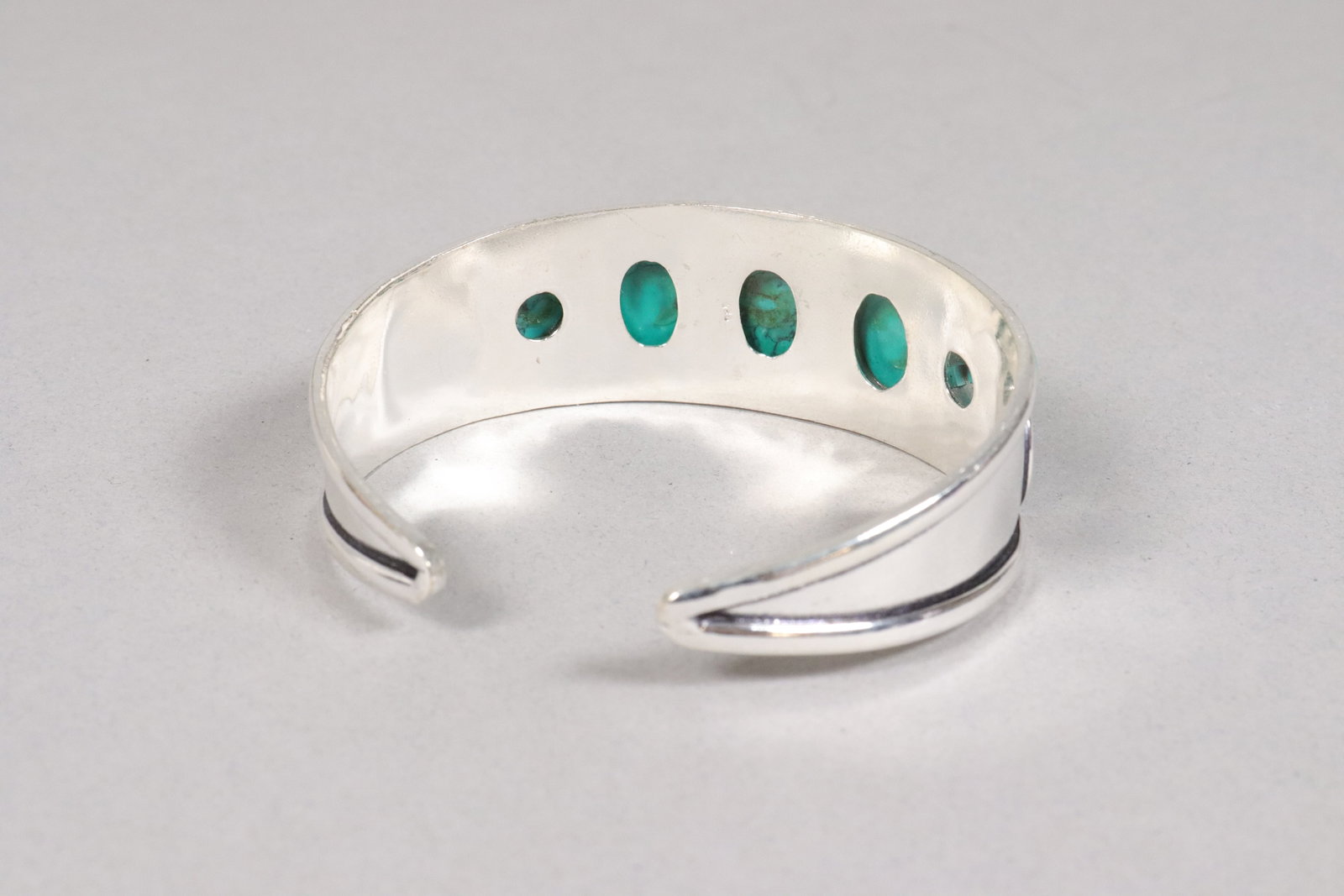 Estate fine carved bangle - 4