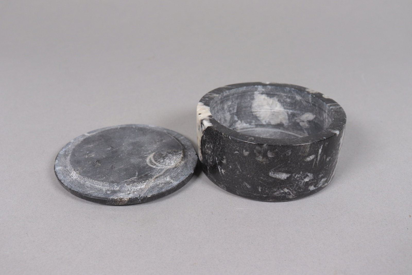 Lots stone carved items - 3