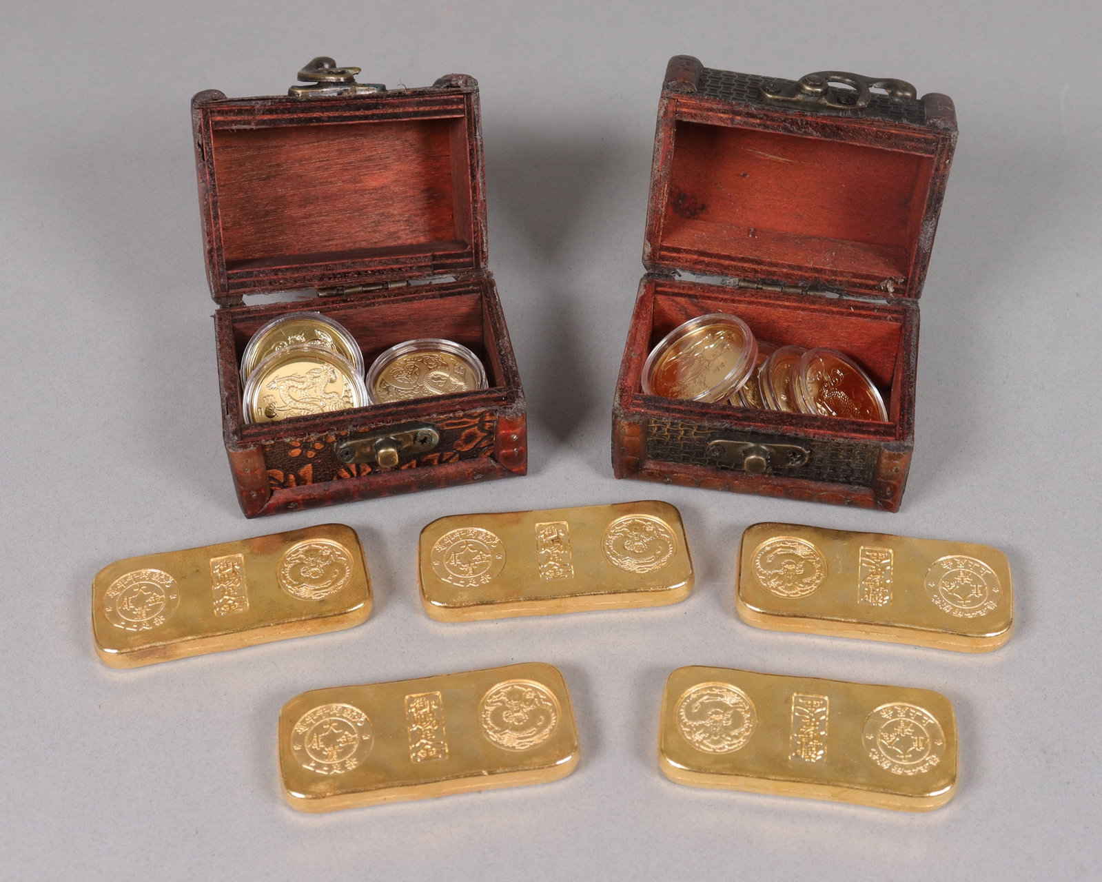 Lots fine ingots ungraded: Lots fine ingots ungraded. We do not guarantee its, age, material, grading, engraving, carvings. All sales are final, no return, and condition selling it as is.