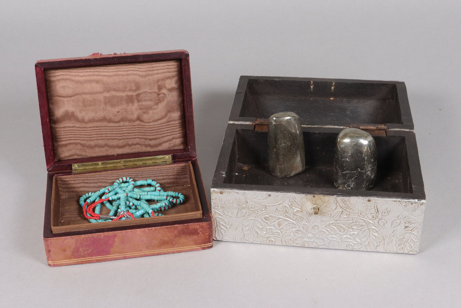 Lots estate items ungraded: Lots estate items, ungraded. All sales are final.
