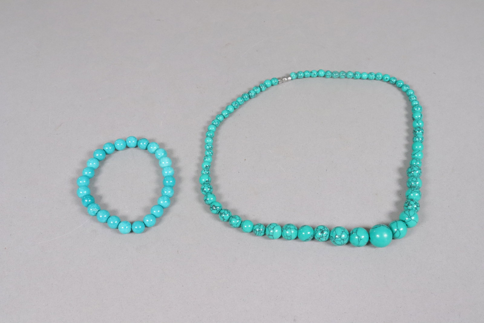 Lots turquoise beaded items - 5
