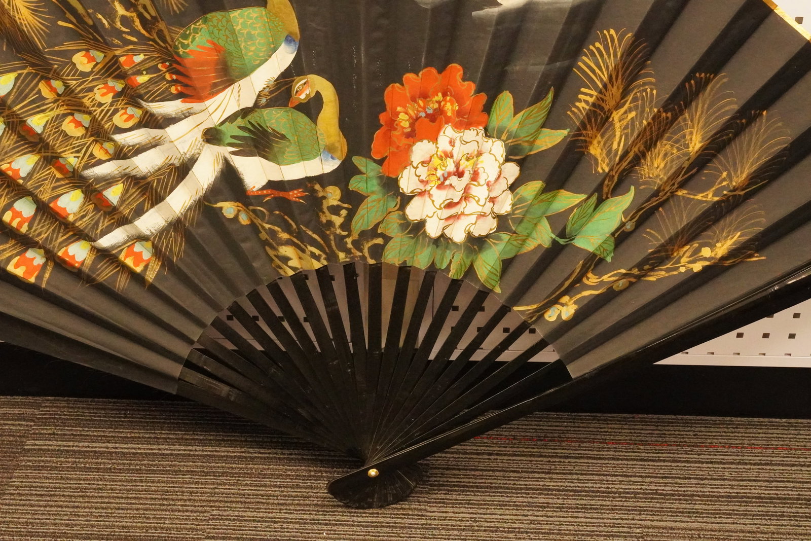 Large decorated Asian fan - 4