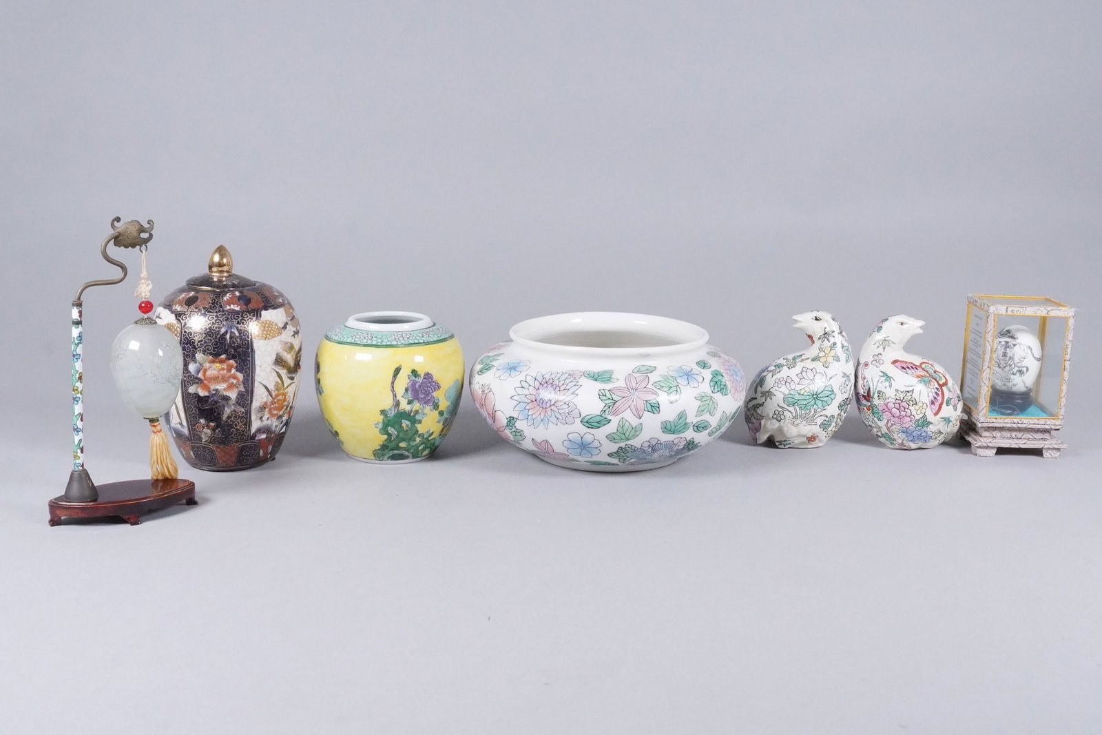 Lots Asian decorative items (1 of 7)