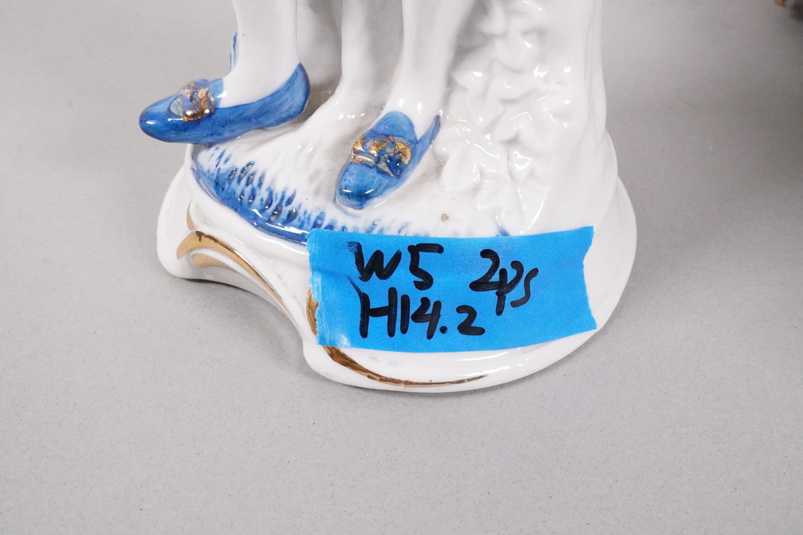 Lots porcelain figurines - 5