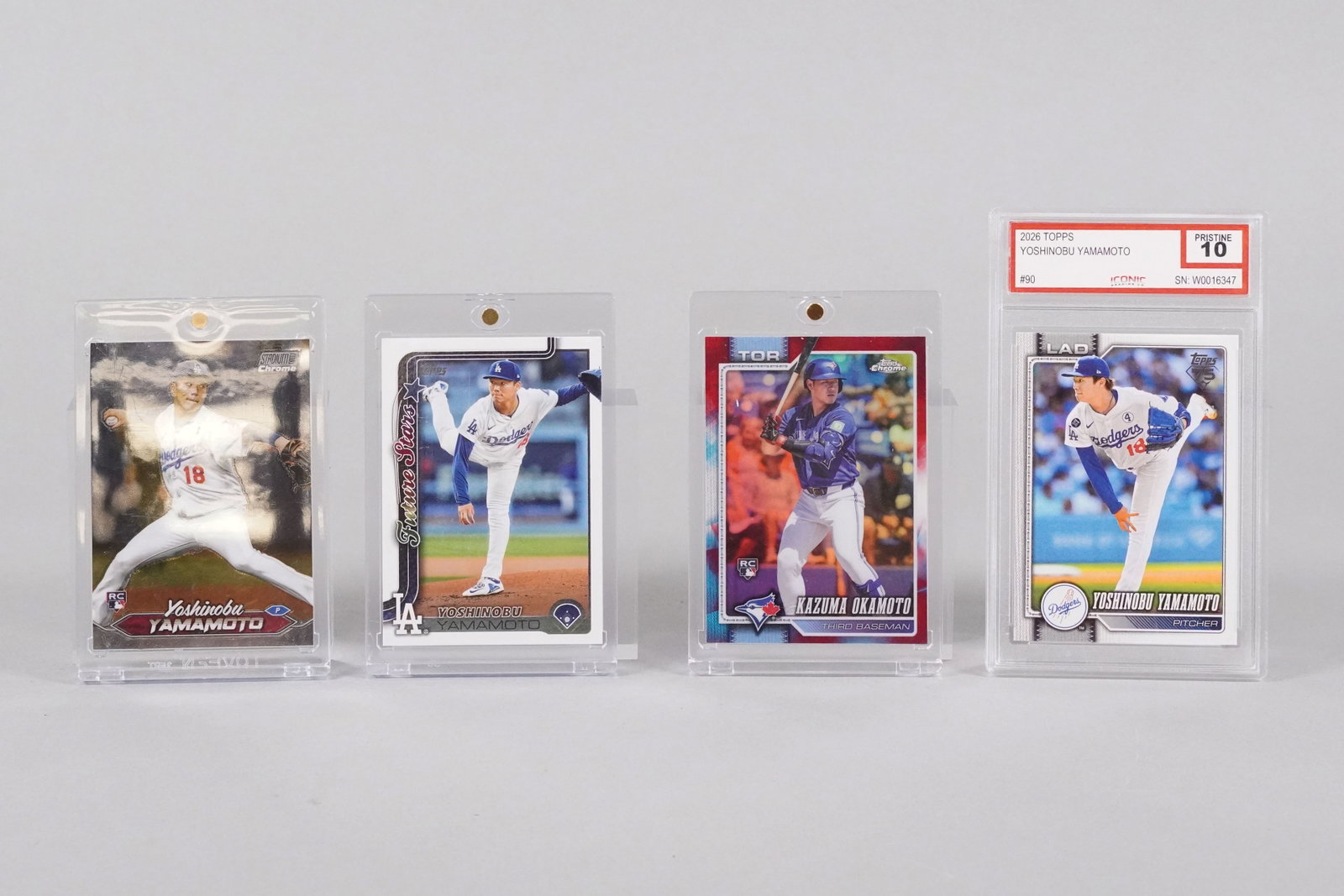 Lots Shohei Ohtani cards: Lots Shohei Ohtani cards.