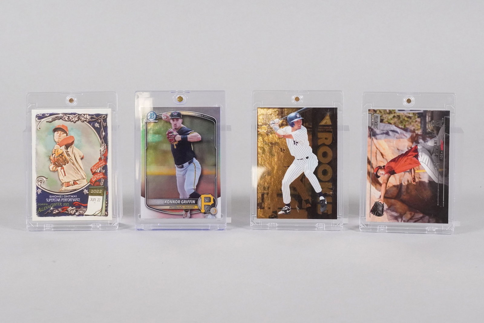 Lots Shohei Ohtani cards: Lots Shohei Ohtani cards.