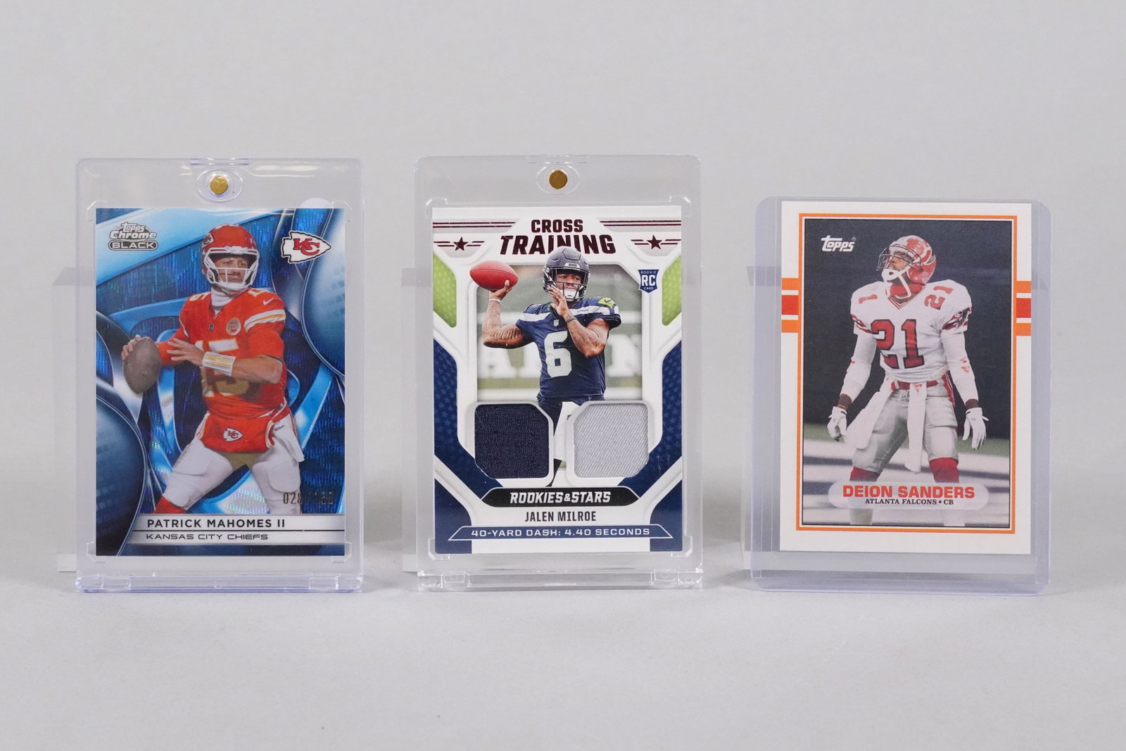 Lots football cards Mahomes (1 of 8)