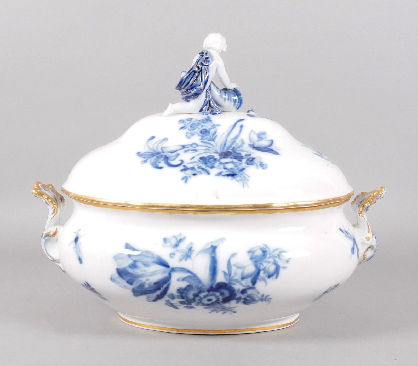 Meissen fine tureen with lid: Meissen fine tureen with lid. H: 13" x W: 5."