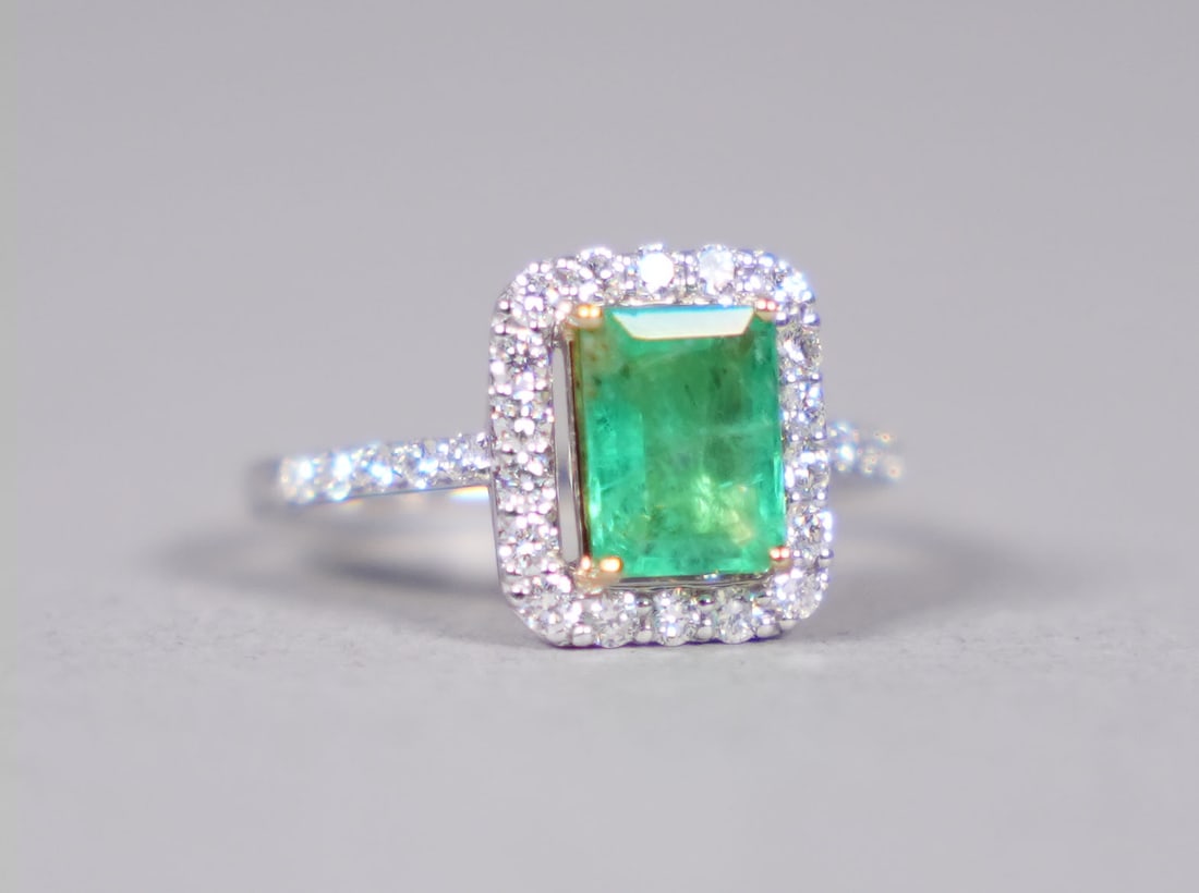 Platinum 18 kt gold Brazil emerald diamond ring GIA (1 of 10)
