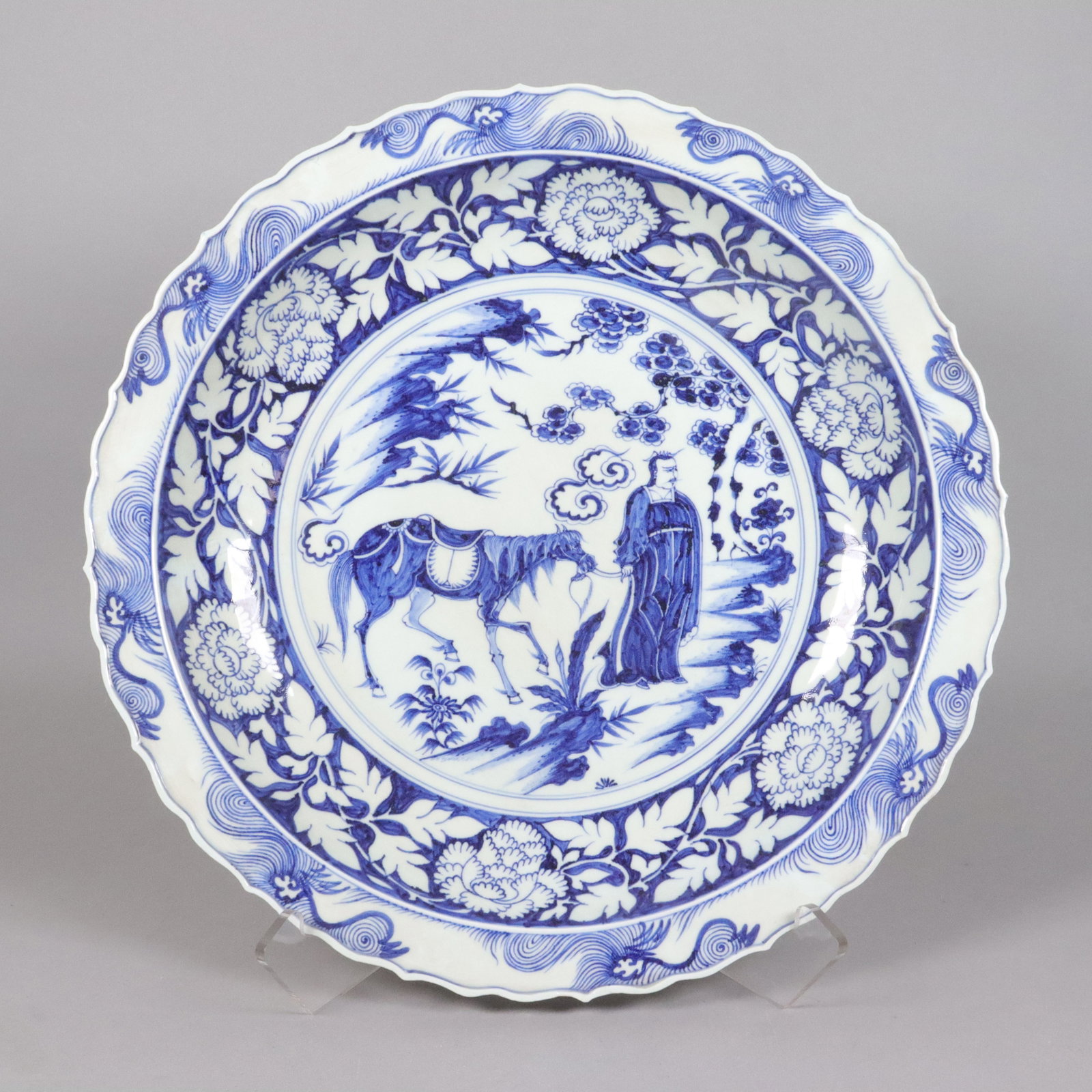 Chinese fine b/w charger plate: Chinese fine blue and white charger plate. H: 2.95" x W: 17.75."