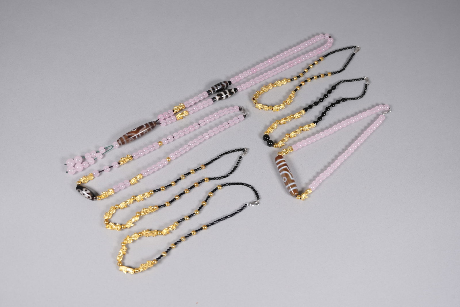 Lots fine beaded items - 3