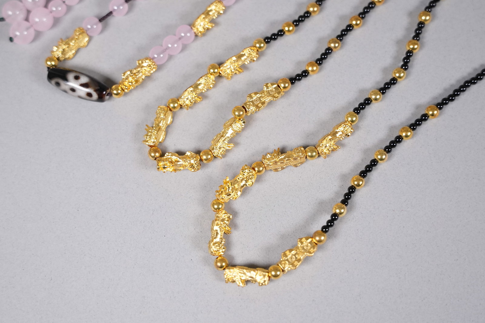 Lots fine beaded items - 4