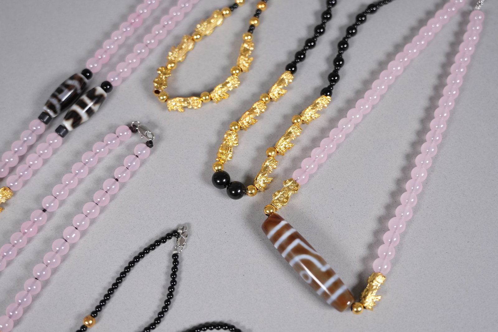 Lots fine beaded items - 5