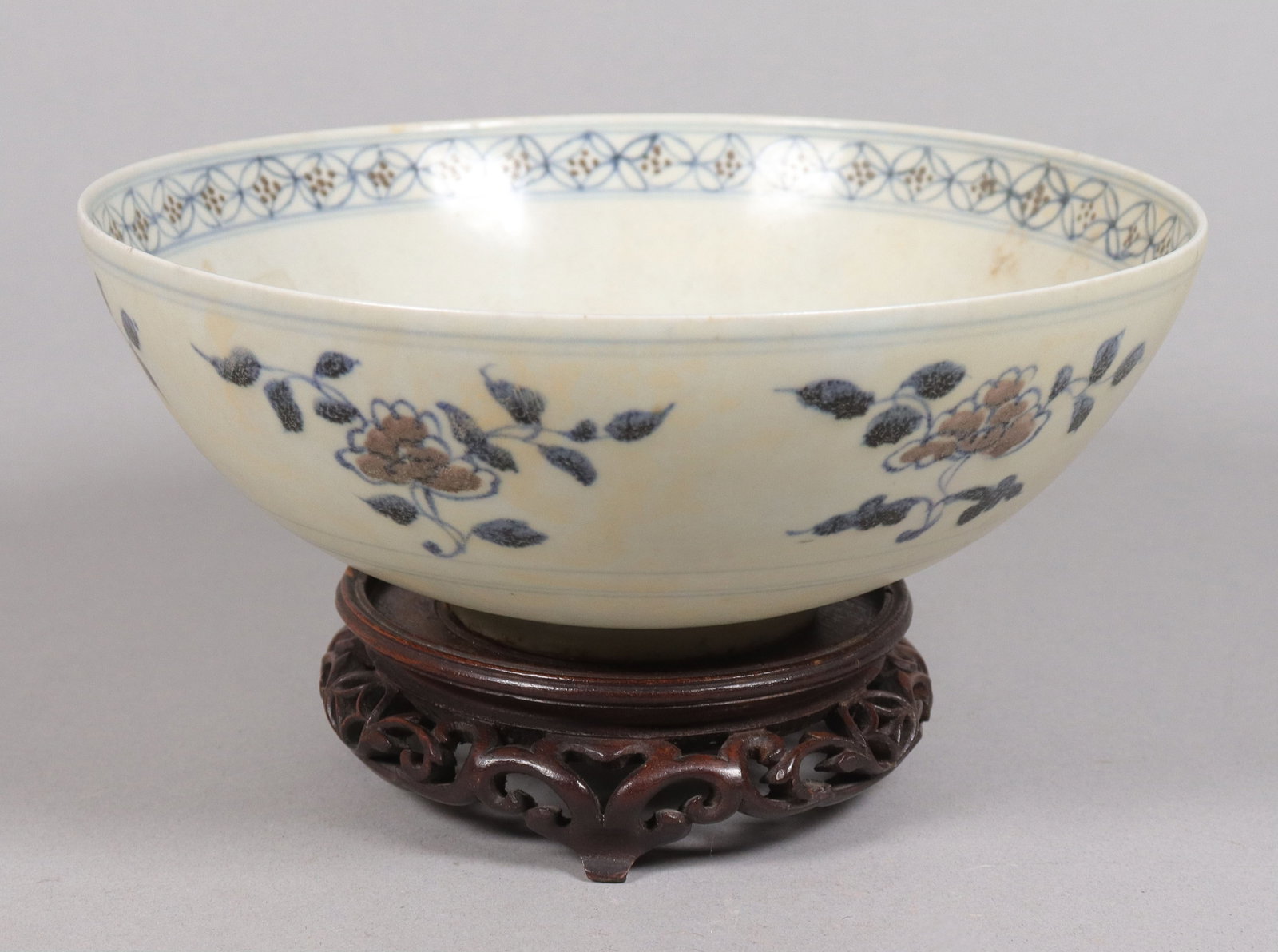 Chinese fine antique bowl: Chinese fine antique bowl. H: 3" x W: 8."