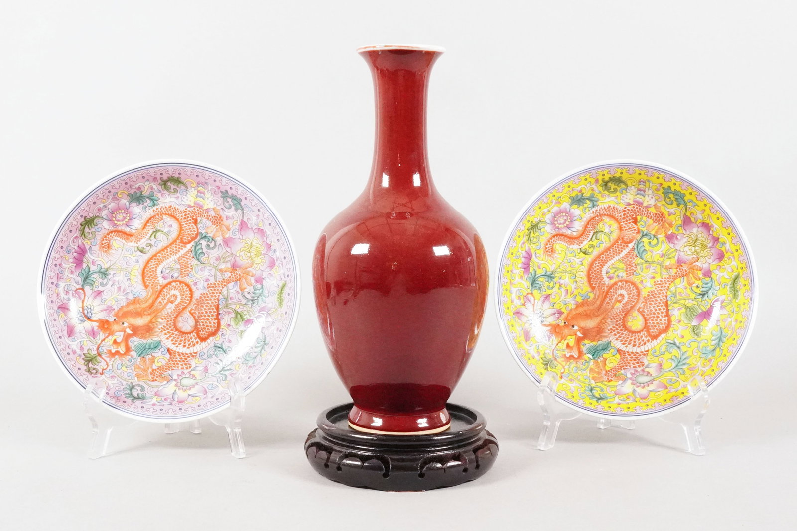 3 Chinese fine ceramics: 3 Chinese fine ceramics, largest H: 10" x W: 5."