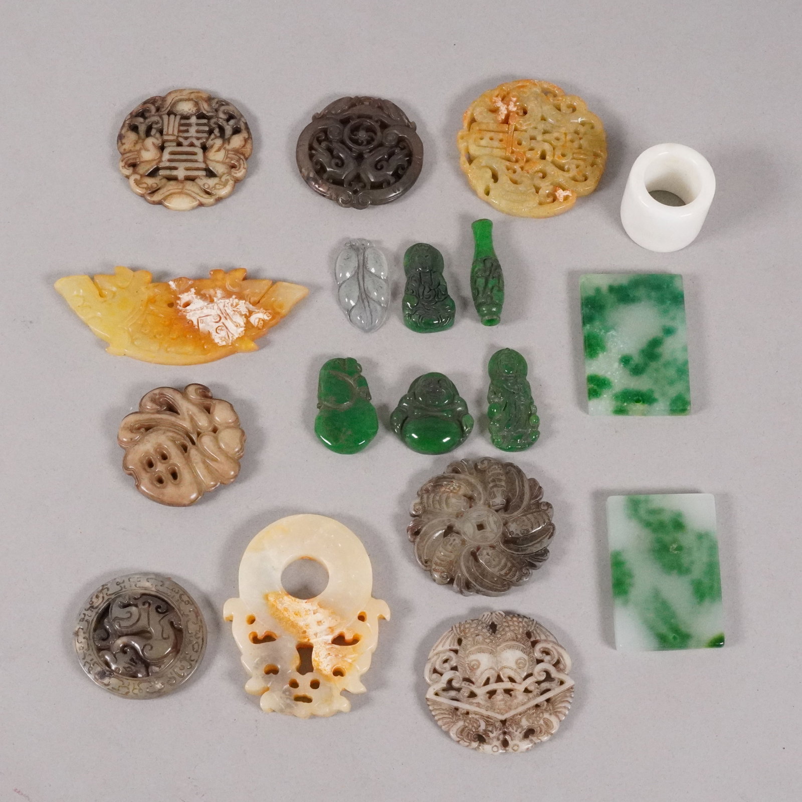 Lots Chinese carvings: Lots Chinese fine carvings.