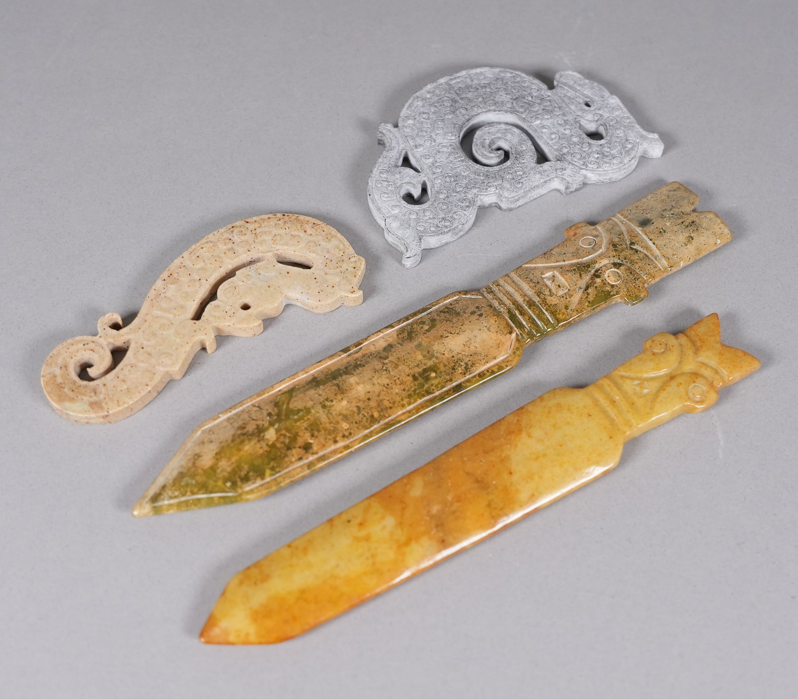 Lots Chinese fine carvings: Lots Chinese fine carvings.