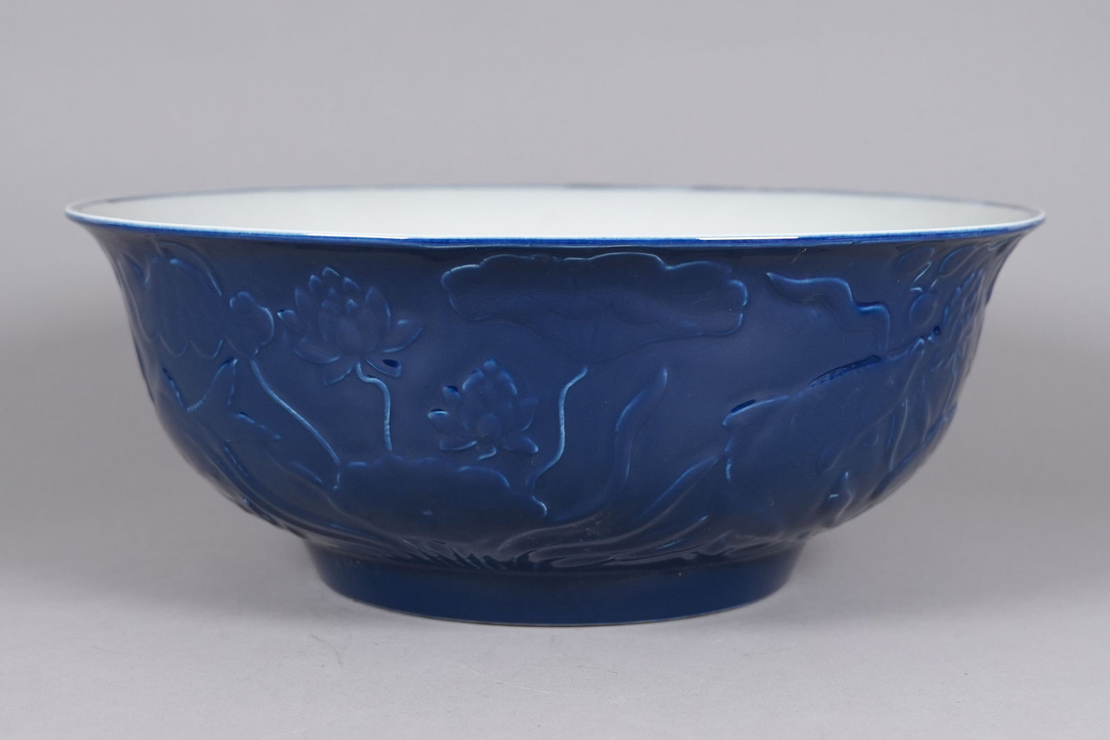 Chinese large fine bowl: Chinese large fine bowl. H: 6.4" x W: 16.5."