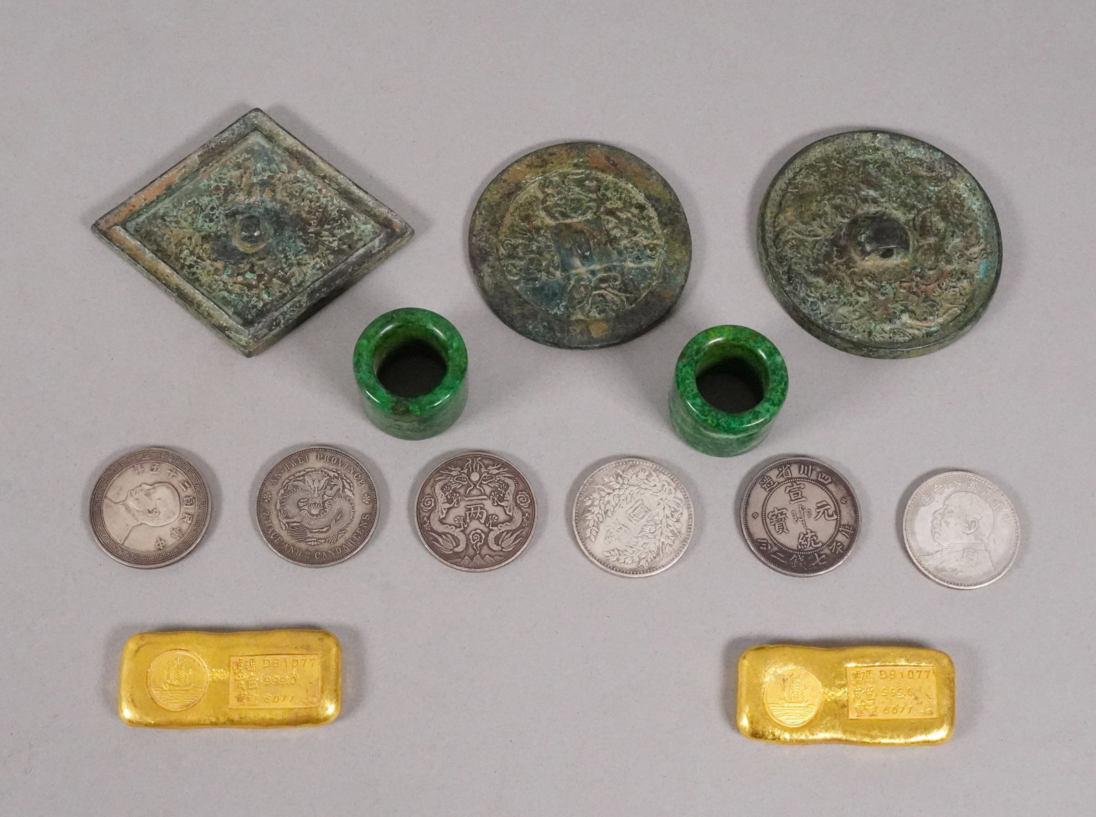 Lots Chinese ingots ungraded: Lots Chinese ingots ungraded. We do not guarantee its material, grading, engraving, and age. All sales are final, no return. Condition selling it as is.