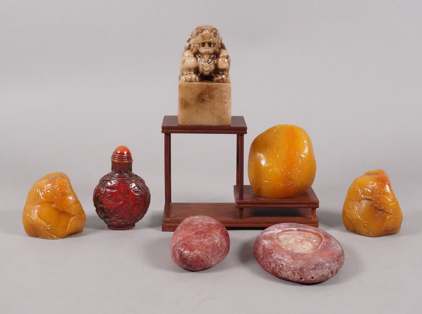 Lots Chinese carvings (1 of 7)