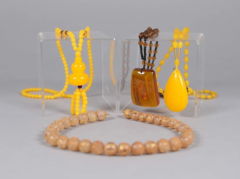 Lots Chinese fine necklaces: Lots Chinese fine necklaces.