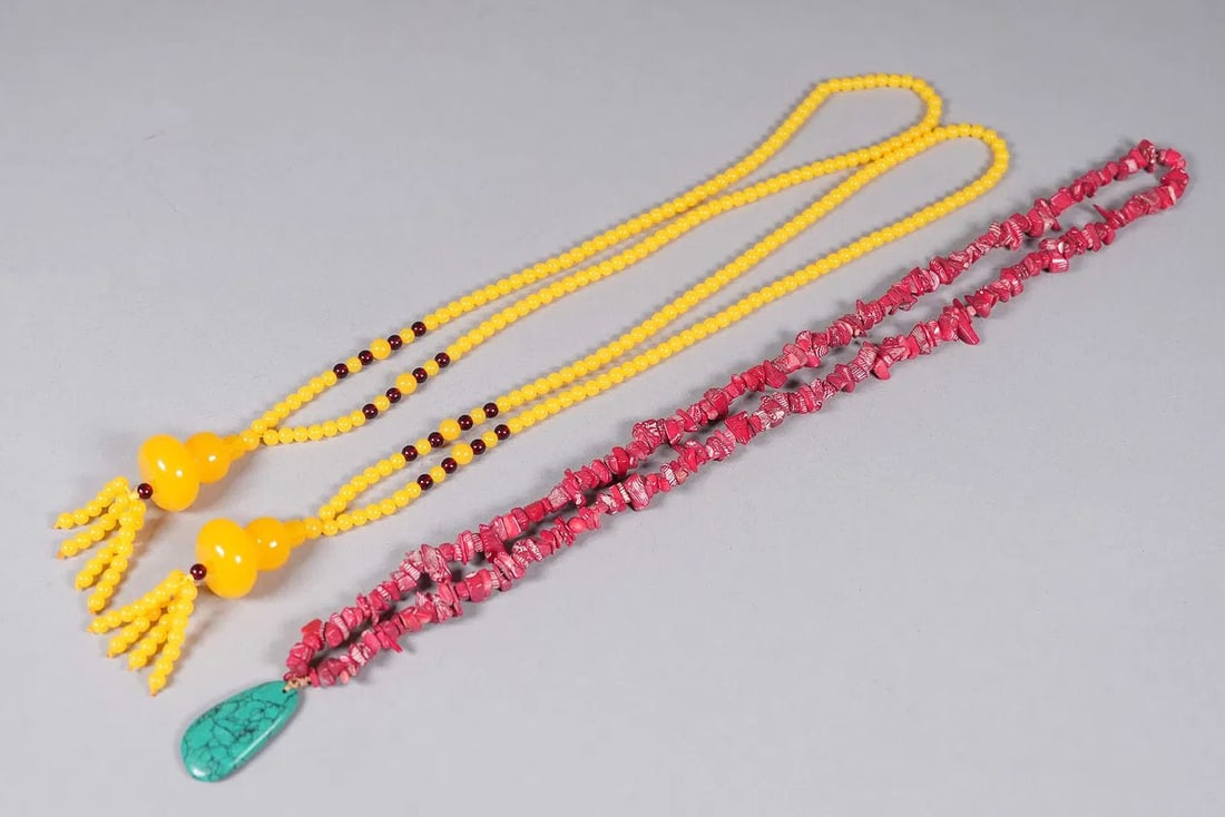 Lots Chinese fine necklaces: Lots Chinese fine necklaces.