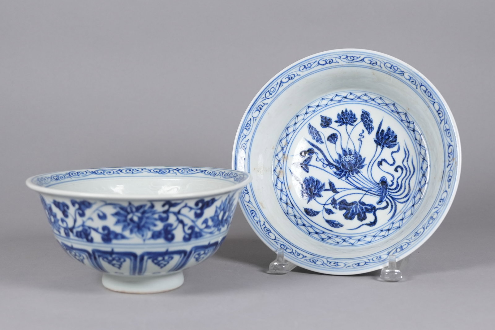 2 Chinese b/w fine porcelains: 2 Chinese blue and white porcelains, largest H: 3.7" x W: 8."