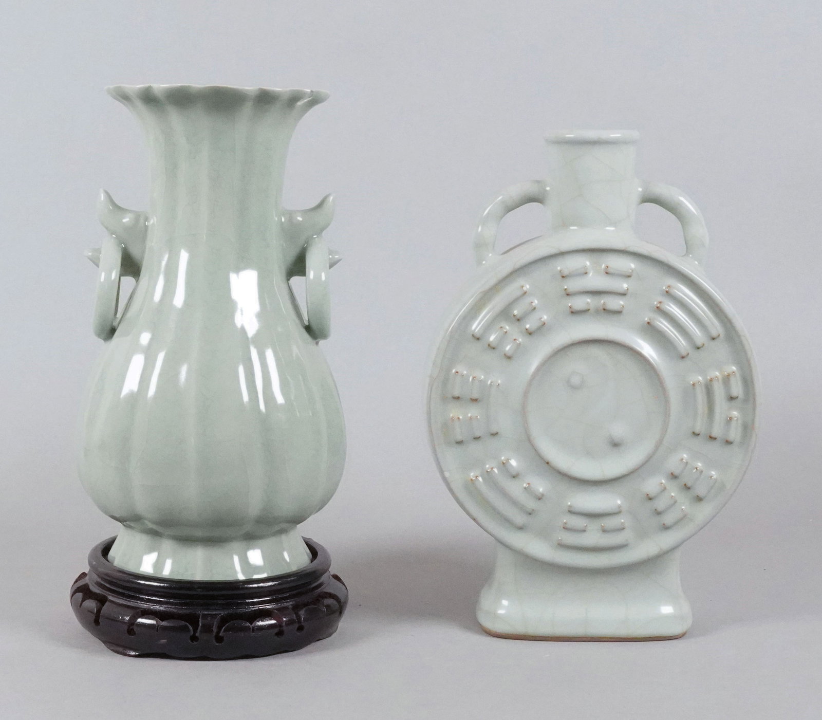 2 Chinese fine vase