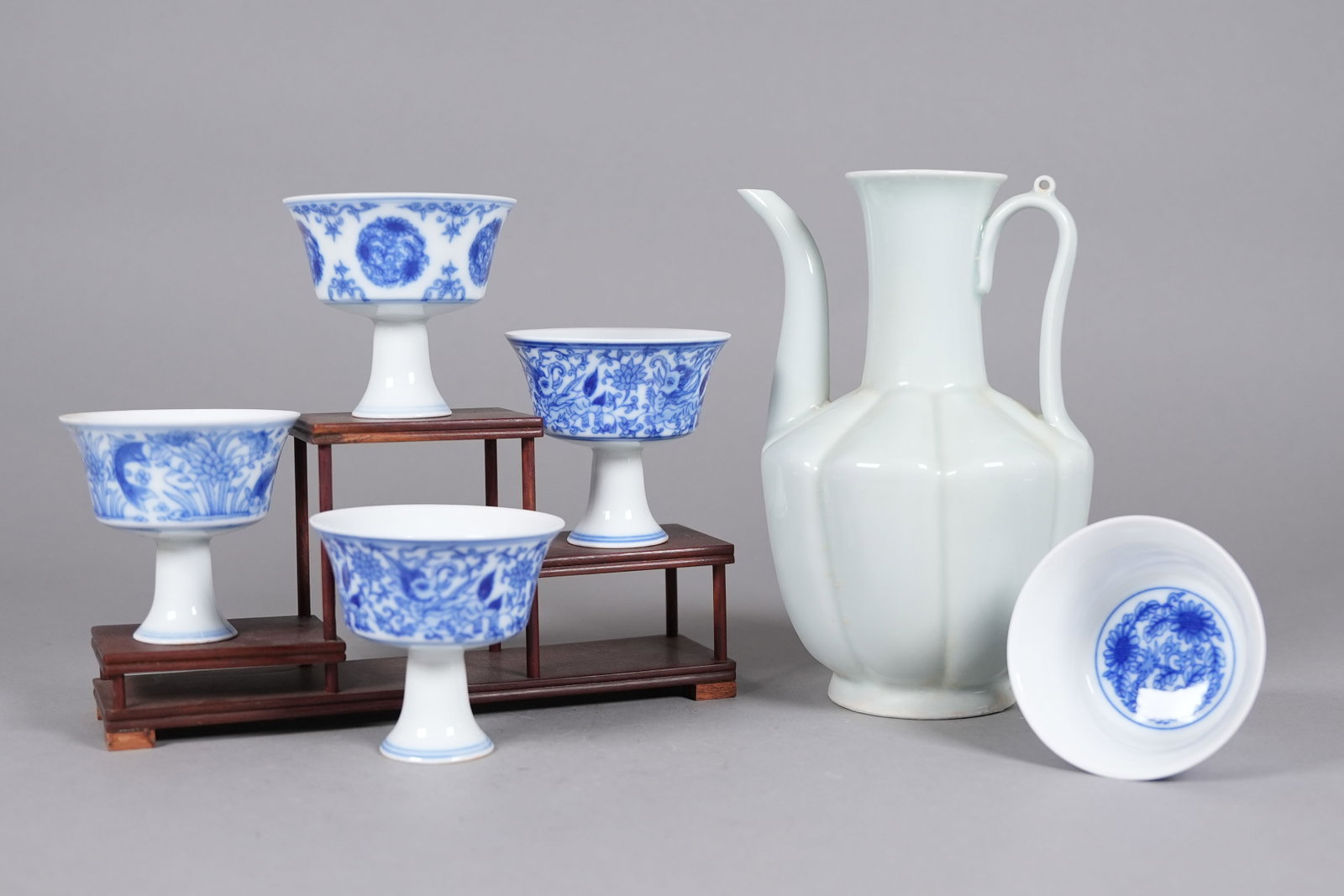Lots Chinese fine porcelains: Lots Chinese fine porcelains, largest H: 7.9" x W: 5.3."