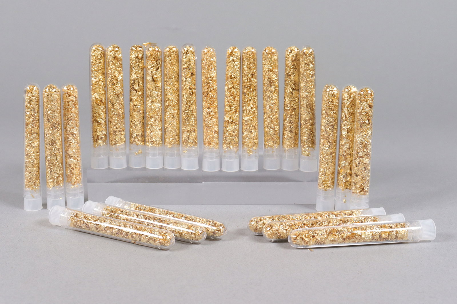 Lots gold flakes ungraded: Lots gold flakes, ungraded. We do not guarantee its material, or grading. All sales are final, no return.
