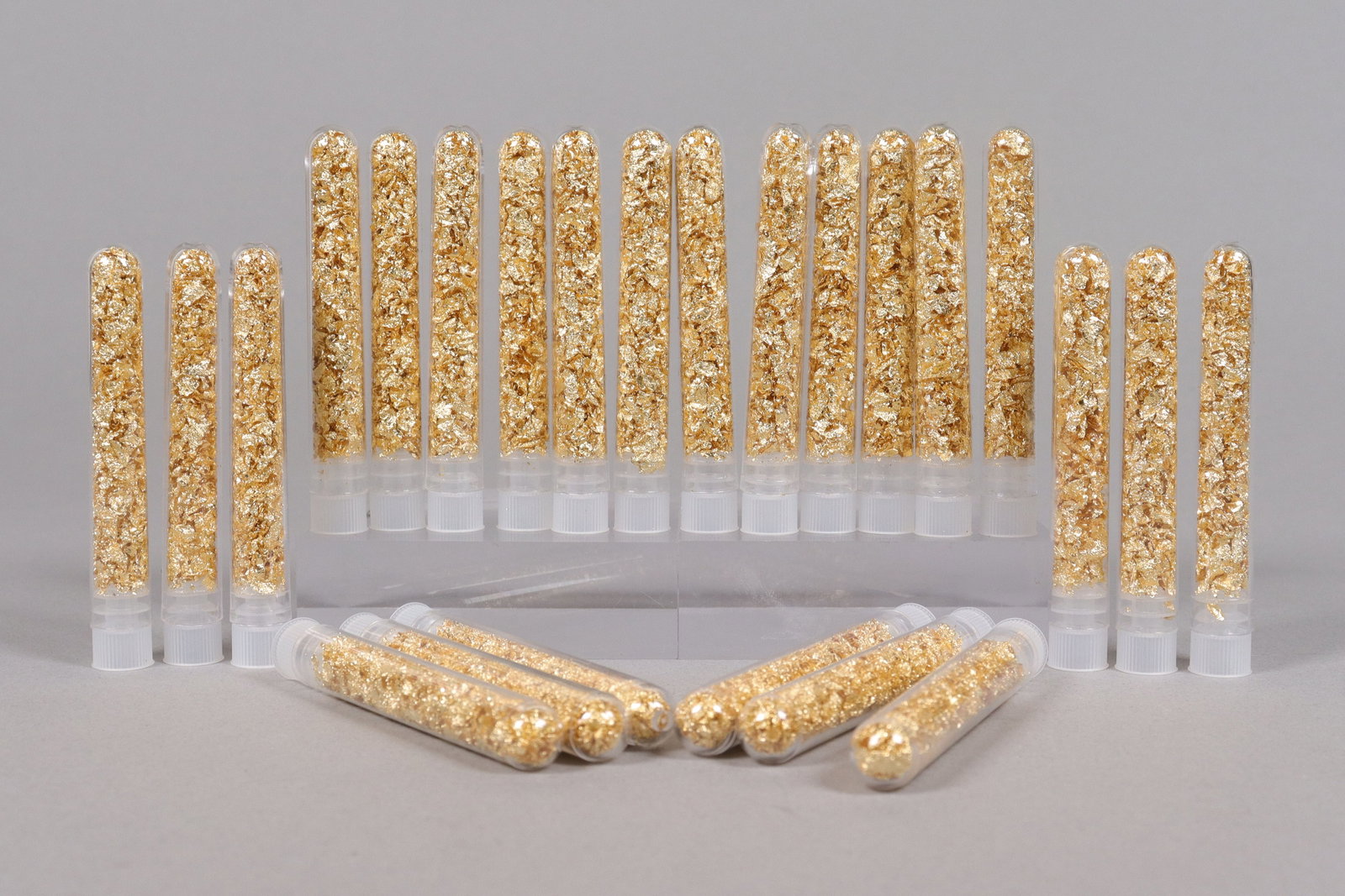 Lots gold flakes ungraded: Lots gold flakes, ungraded. We do not guarantee its material, or grading. All sales are final, no return.