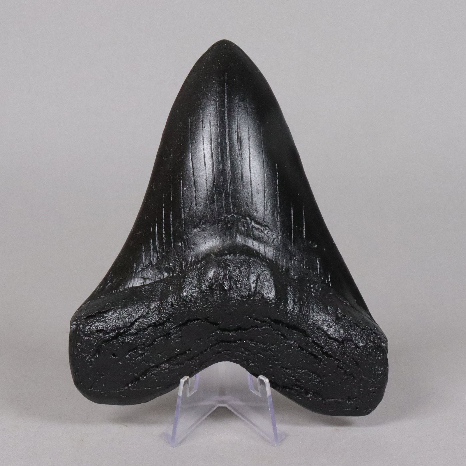 A large estate carved item: A large estate carved item. All sales are final, no return.