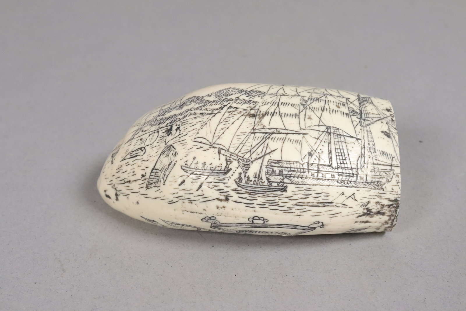 Lots estate carved items - 3