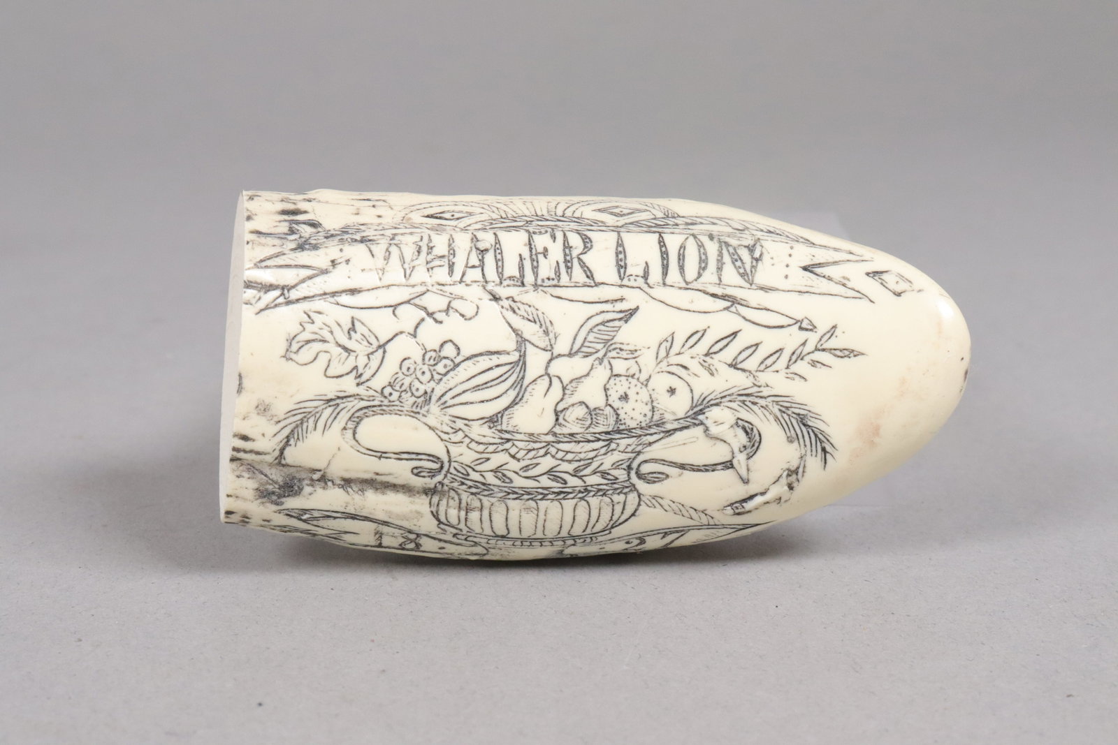 Lots estate carved items - 4