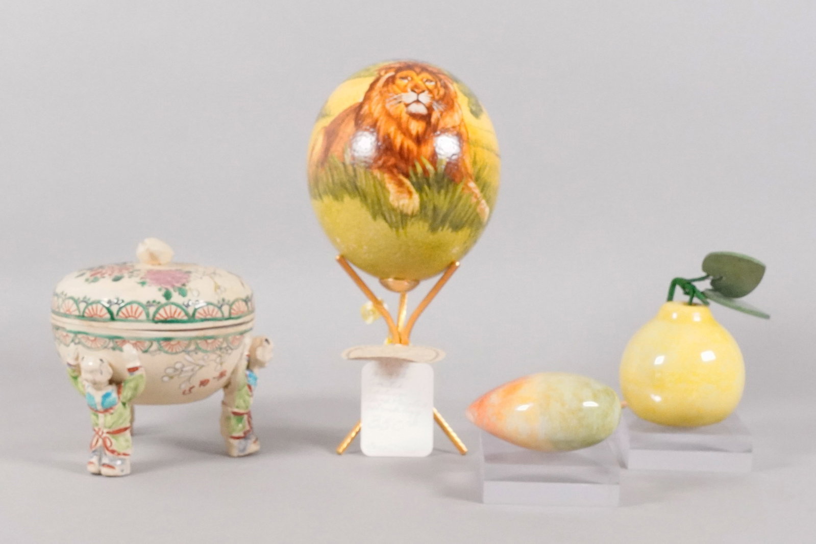 Lots estate items: Lots estate items. Largest H: 4" x W: 5."