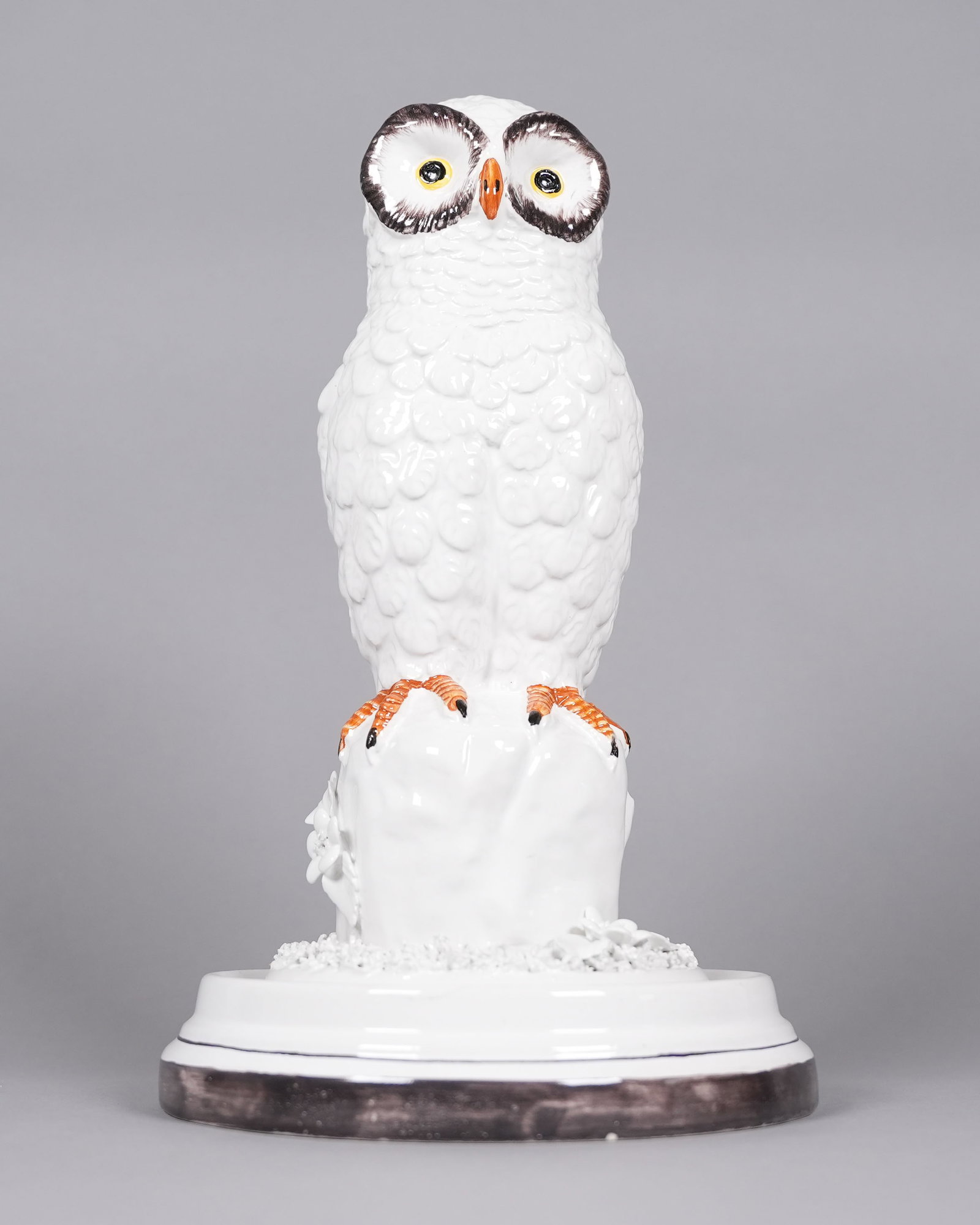 Italian made porcelain owl: Italian made porcelain owl, bottom has mark. H: 12.6" x W: 7.6."