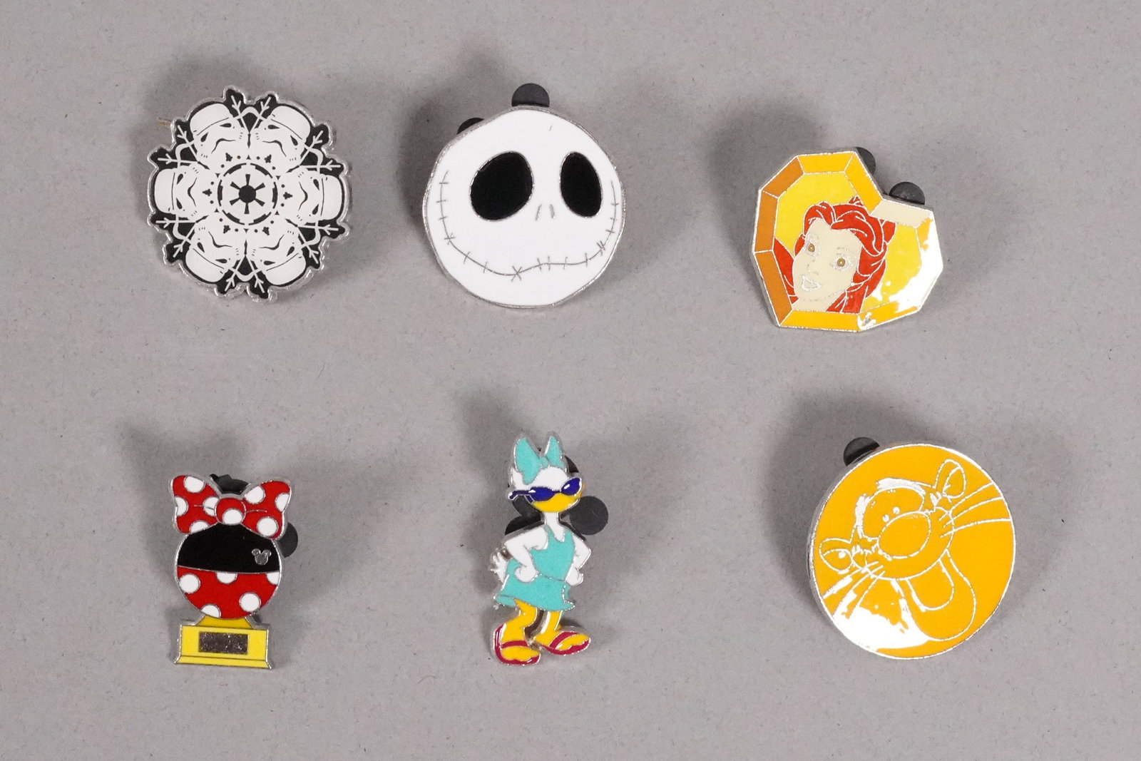 Lots Disney pins - 2