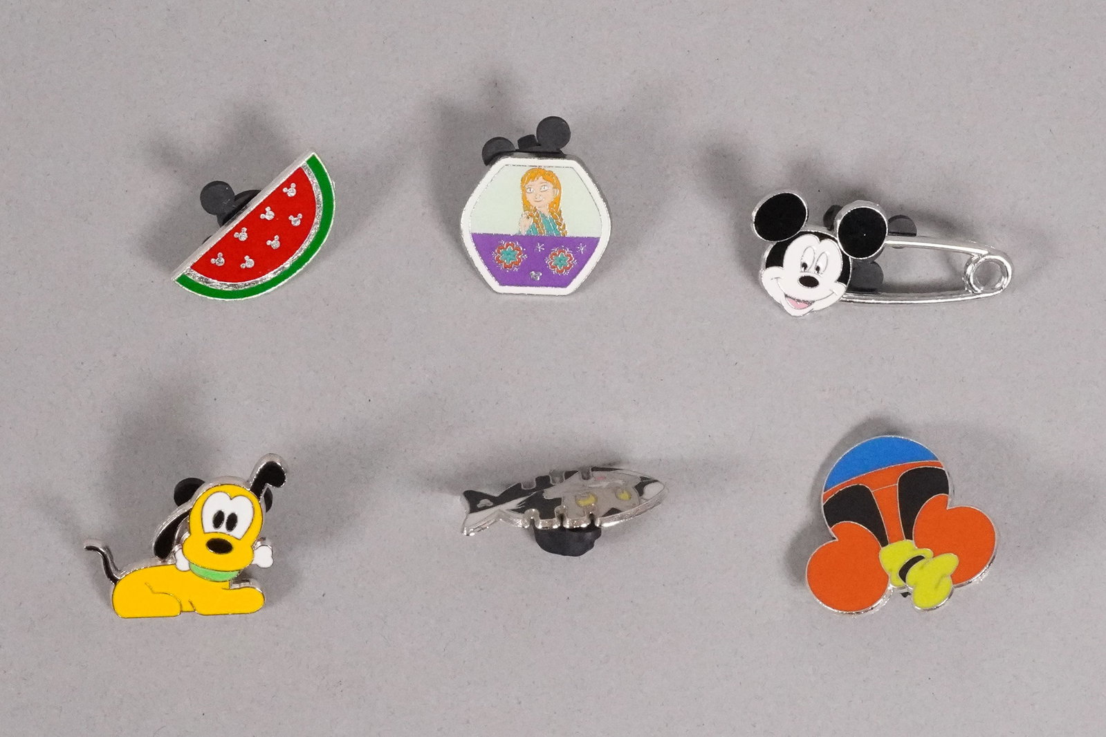 Lots Disney pins - 2