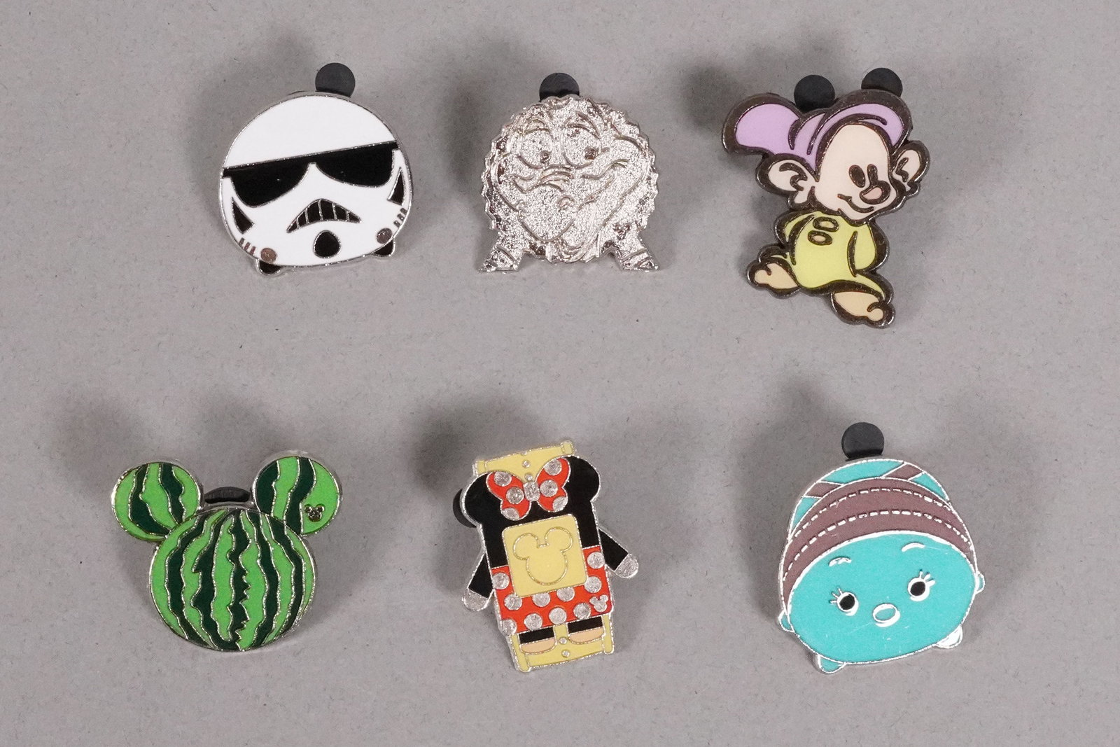 Lots Disney pins - 2