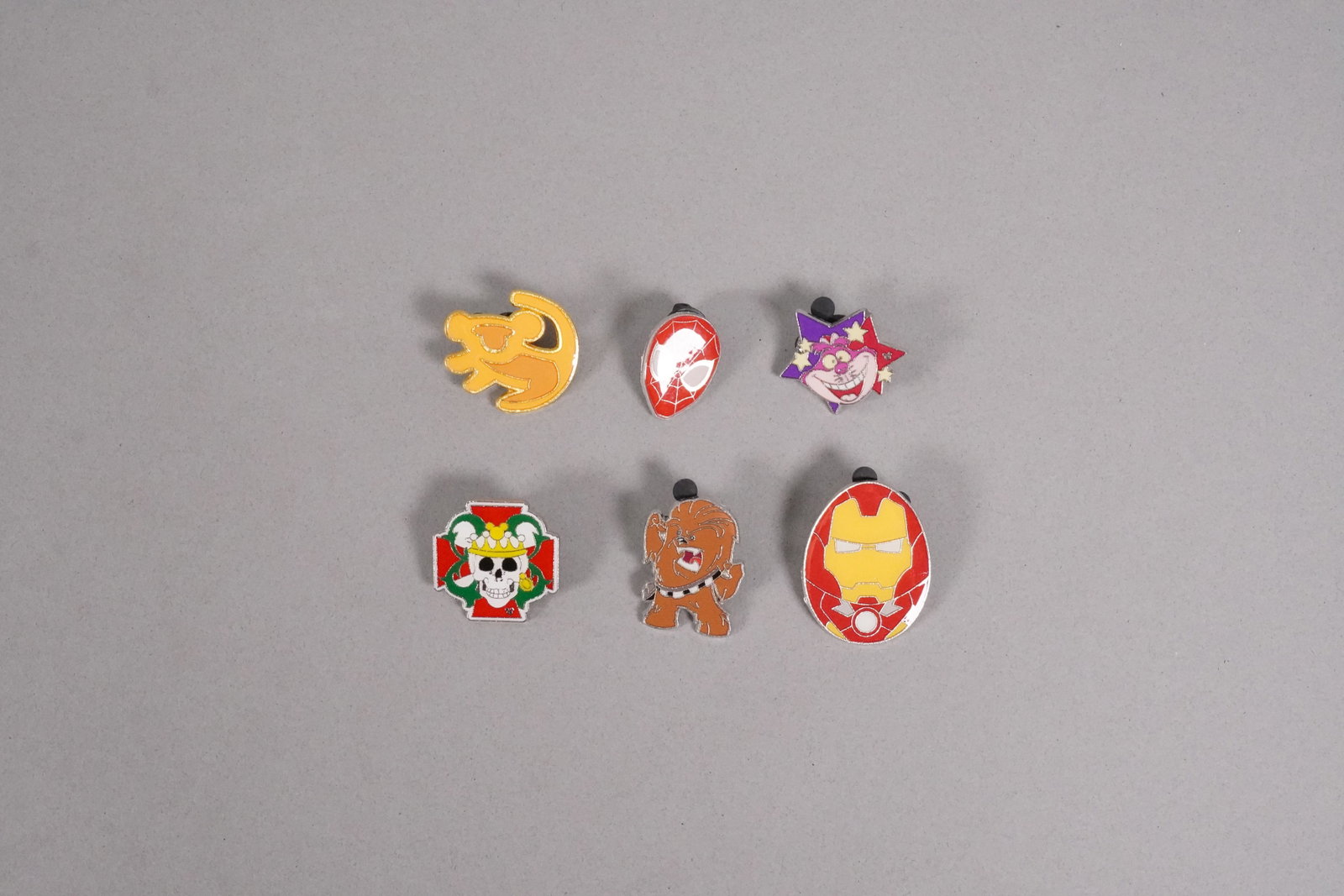 Lots Disney pins - 4