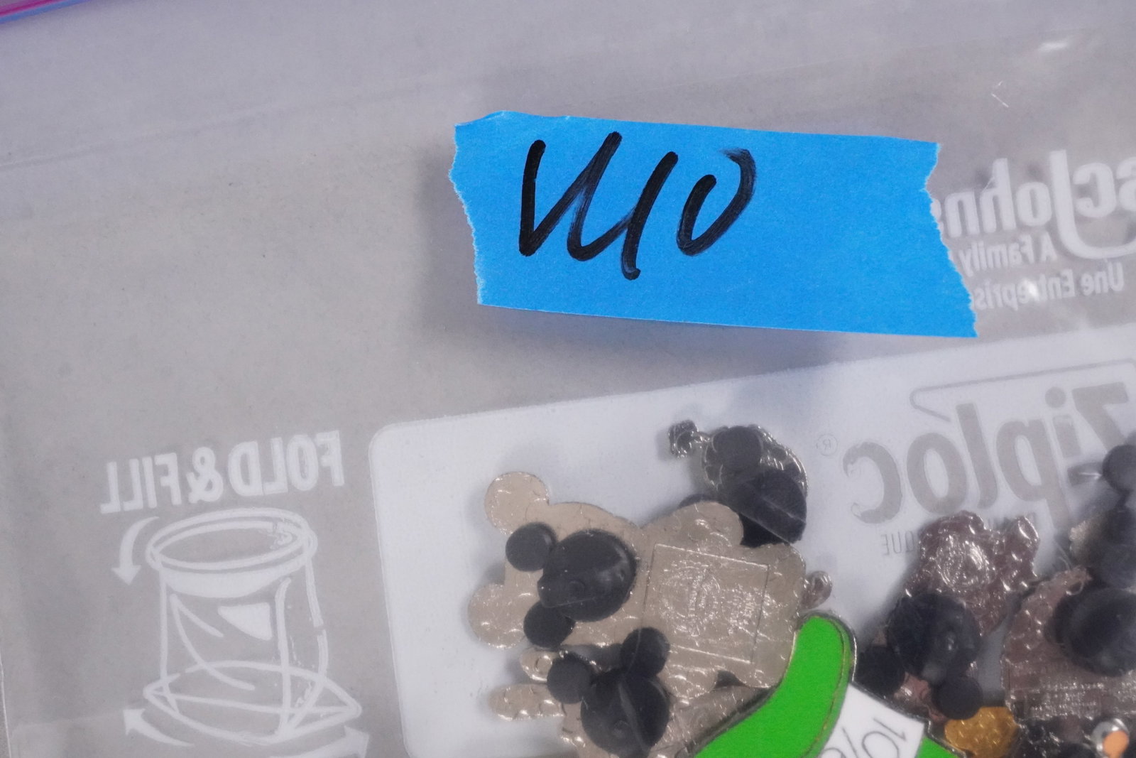 Lots Disney pins - 6