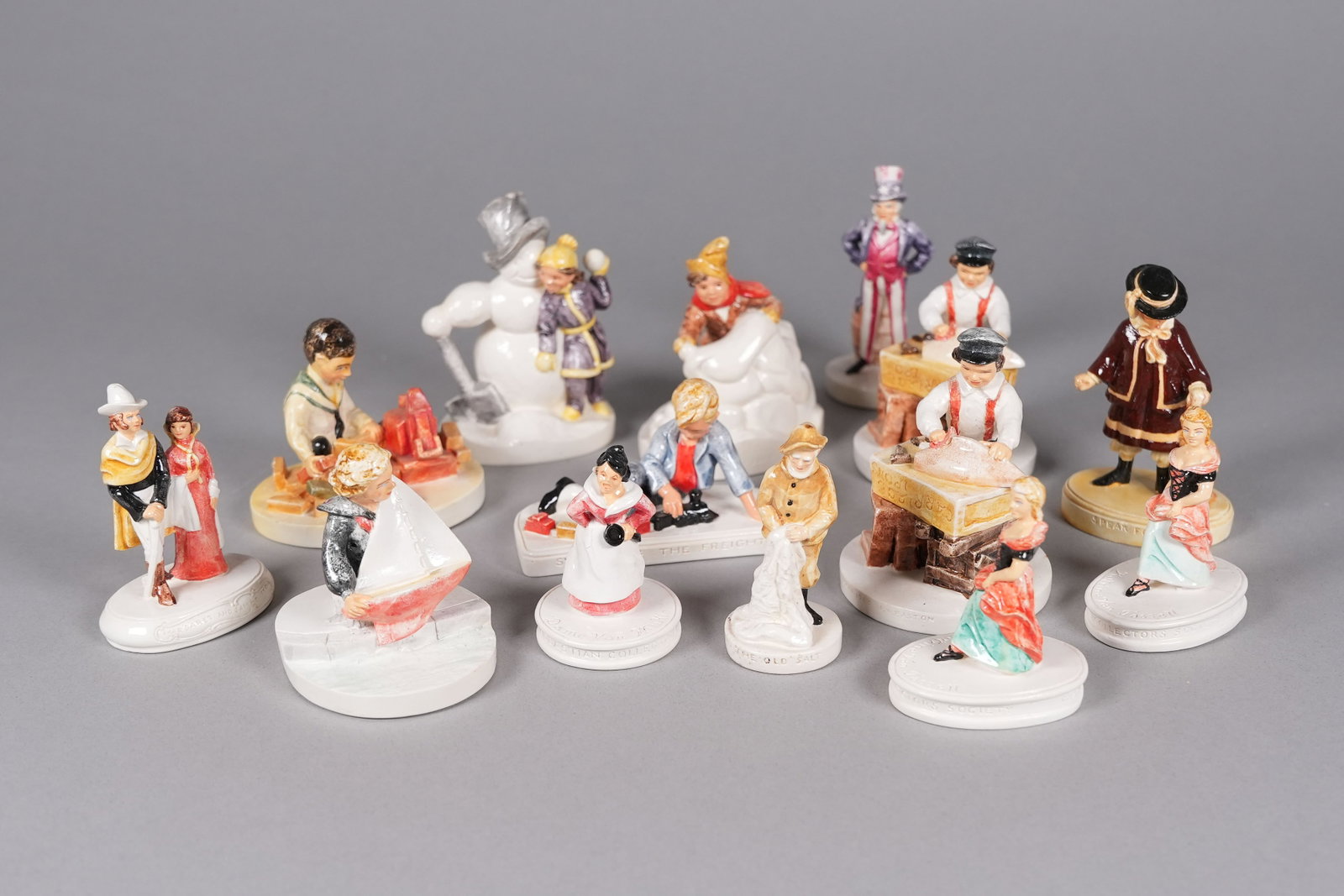 Lots vintage figurines (1 of 7)