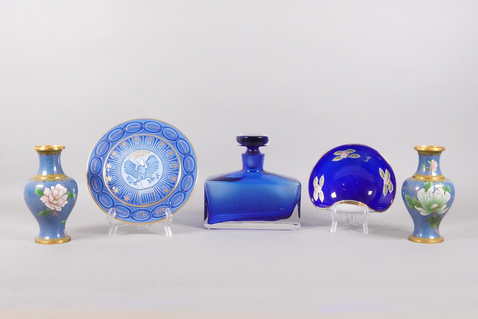 Lots estate items: Lots estate items. Largest H: 0.5" x W: 9."