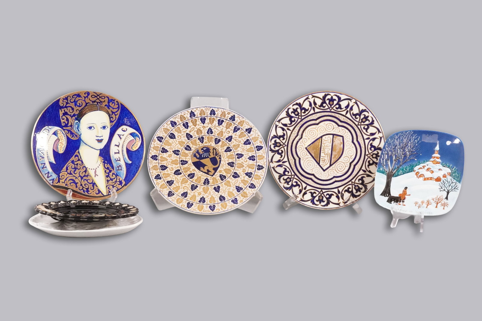 Lots vintage estate plates: Lots vintage estate plates.