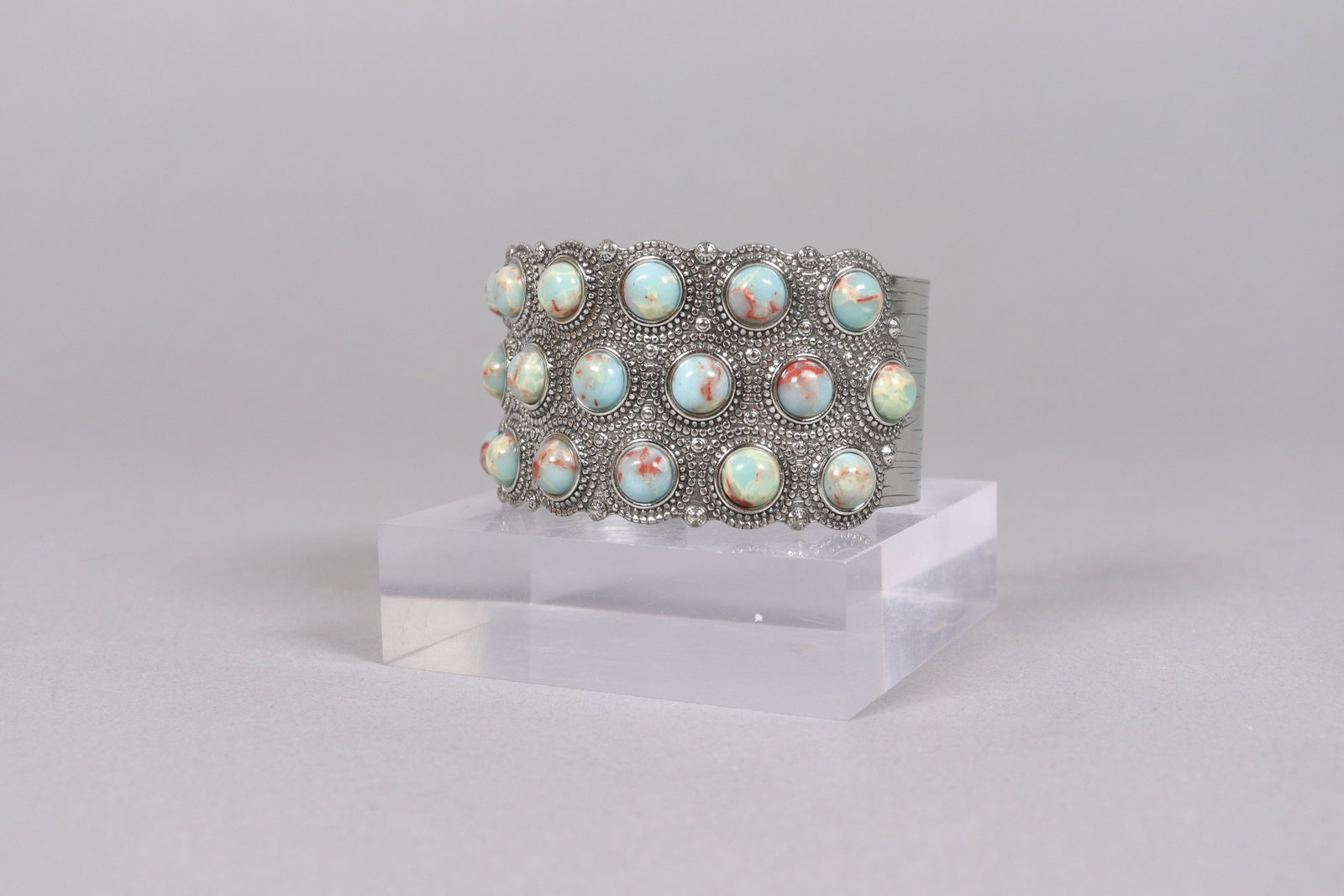An estate fine bracelet (1 of 7)