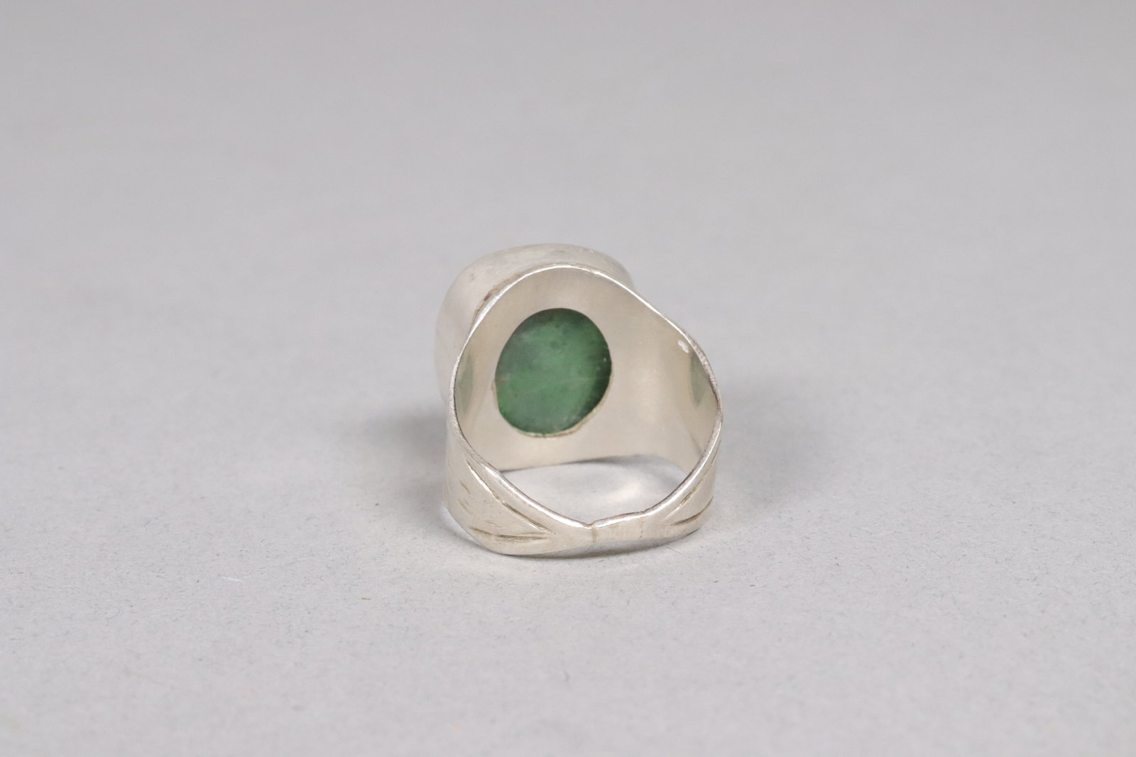 Pre-Columbian carved face ring - 4