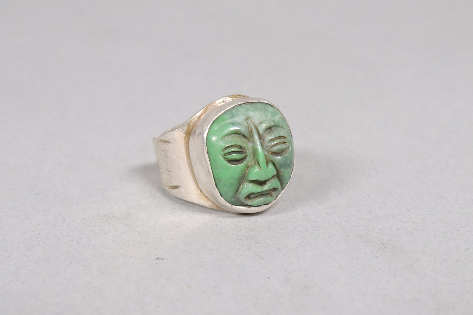 Pre-Columbian carved face ring - 6