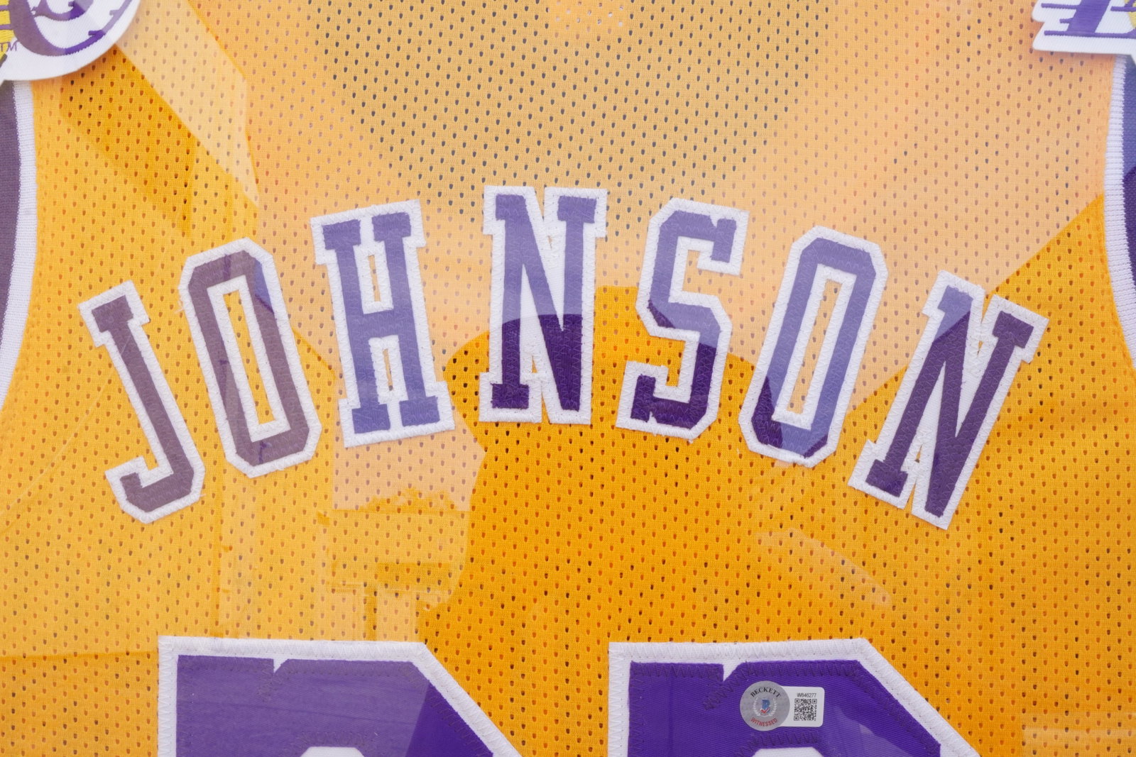 Magic Johnson signed jersey - 6