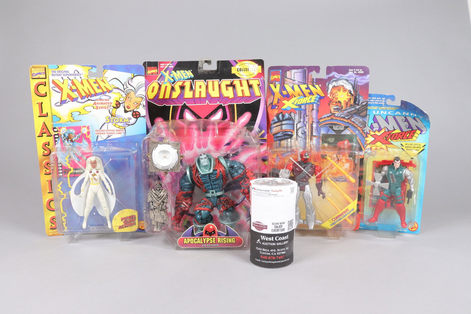Lots Marvel action figures in box - 2