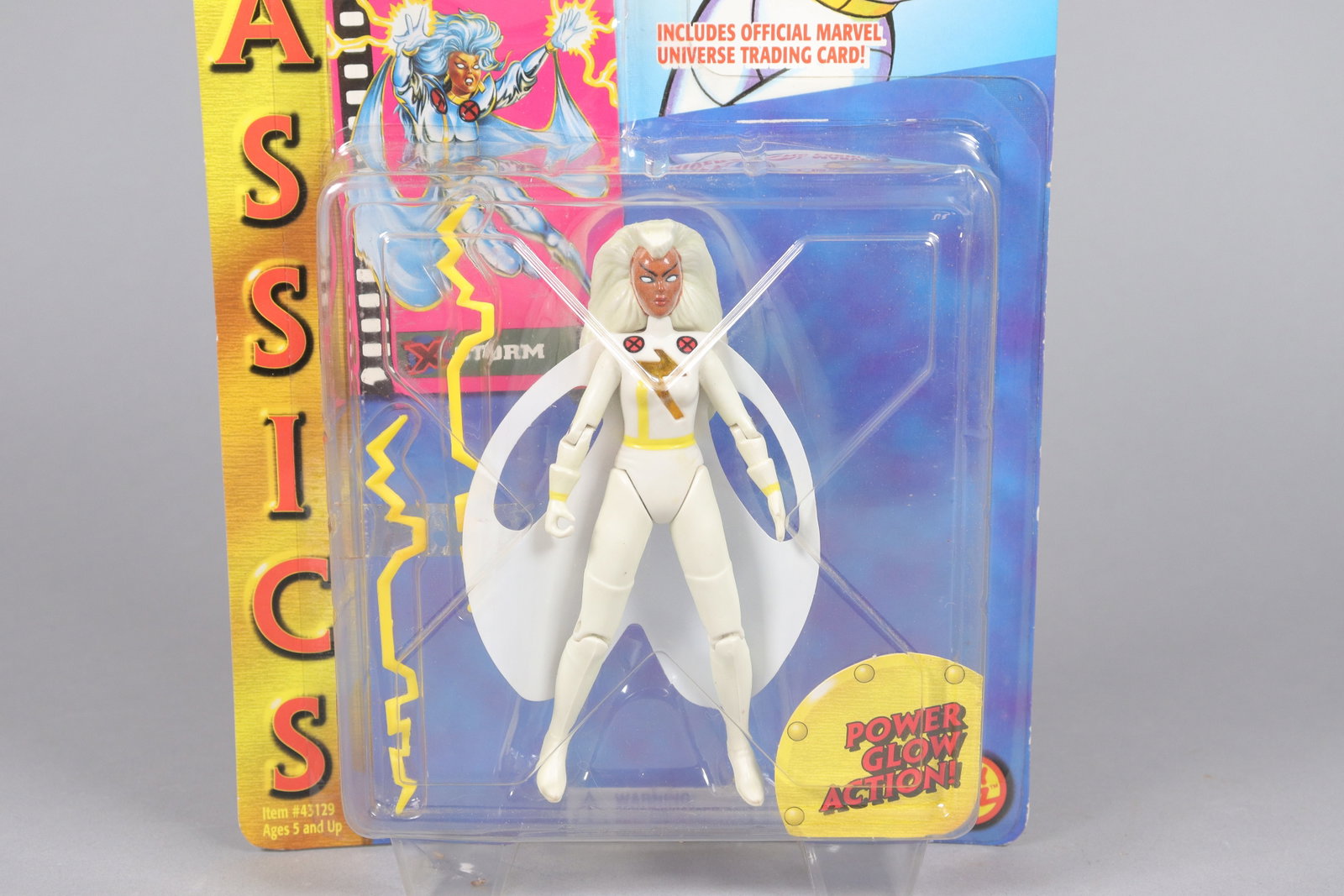 Lots Marvel action figures in box - 4
